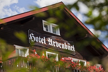 Hotel Arvenbüel Schriftzug