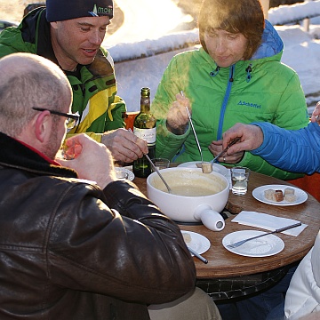 Fondue-Plausch im Riesen-Caquelon